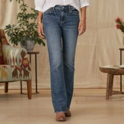 Kelly Classic Bootcut Jeans -Eternal Jewelry Store 5ec5b4bd a0cd 42ac 96c5 b8e8657167cf