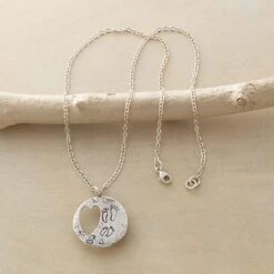 Everlasting Love Necklace -Eternal Jewelry Store a369e7d7 8f85 4884 b3e6 cac6161823f3