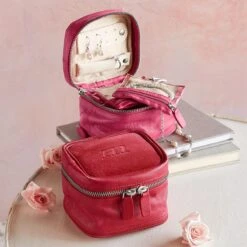 Letter Perfect Jewelry Case -Eternal Jewelry Store a722b13a b02c 4d18 99d4 2c356f04931b