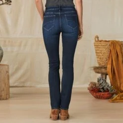 Audrey Straight Toujours Jeans -Eternal Jewelry Store c487d39c 45b8 4800 9a93 580b8cf0dca6