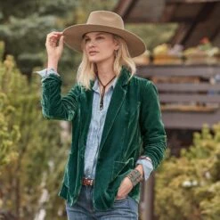 Beau Velvet Blazer - Petites -Eternal Jewelry Store def6cc80 f62e 4904 b91b fb74d9221982