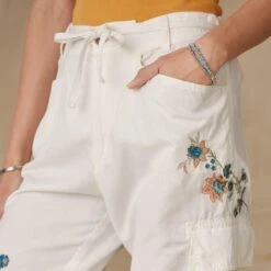 Hansa Blooms Joggers - Petites -Eternal Jewelry Store df586f12 8d9d 4a18 b435 6c67427e413c