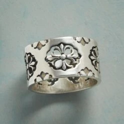 Fleur De Lily Ring